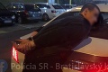 Policajti v Bratislave skontrolovali 32-ročného muža, zostali čumieť: Sledujte, čo u neho našli