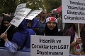 Tisíce ľudí protestovali proti podpore sexuálnych menšín: Majú ohrozovať národnú bezpečnosť