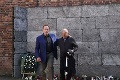 Schwarzenegger pri návšteve Osvienčimu otvorene priznal: Som synom nacistu