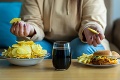 Desivé slová analytika: Slováci umierajú pre nezdravú stravu viac ako je priemer krajín EÚ!