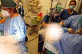 Úžasný výkon našich lekárov: Počas unikátnej operácie zachránili bábätko, ktoré malo nádor už pred narodením