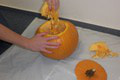 Je čas na najdôležitejšiu helloweensku dekoráciu: Ako vyrezať tekvicu? Takto vám vydrží najdlhšie