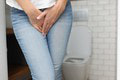 Neustále odbiehate na toaletu? 8 príčin častého močenia! Od menej závažných až po smrteľné