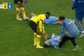 Dvaja futbalisti sa zrazili hlavami: Puknete smiechom, keď uvidíte, čo  spravil lekár!