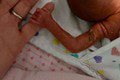 Dieťatko vážilo pri narodení menej ako bochník chleba, doktori mu nedávali šancu: Stal sa však zázrak!