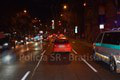 Zbláznil sa? Opitý chodec prechádzal v Bratislave pomedzi autá, šofér nehode nedokázal zabrániť
