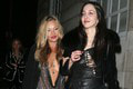 Topmodelka Kate Moss sa vracala z párty neskoro v noci: Keď zbadáte ten výstrih, vypadnú vám oči!