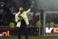 Ľudia doslova šaleli: Karim Benzema ukázal Zlatú loptu