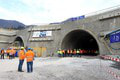 Slávnostne prerazili nový tunel: Motoristi sa ním tak skoro neprevezú, aké sú odhady?