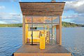 Švédi vylepšili fínsky plávajúci nápad: Sauna na vlnách! Tak to musíte vidieť