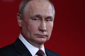 Putin má na nových záberoch čosi s rukami: Dôkaz o smrteľnej chorobe? Je čoraz ťažšie utajiť príznaky