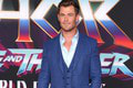 Chris Hemsworth je na roztrhanie: Pred rozvášnenými fanúšikmi ho zachránila jediná vec!