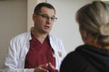 Ukrajinskí lekári fungujú v hrozivých podmienkach: Keď zhasli svetlá, mali sme na operačnom stole dieťa