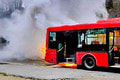 Slová, z ktorých mrazí! Cestujúca Nicole opísala ohnivé peklo na zastávke v Bratislave: Vybehli sme a bus zhltli plamene