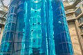 Prasklo najväčšie cylindrické akvárium na svete: Ulicami sa valili milióny litrov vody! Hrozný pohľad