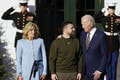 Biden prijal Zelenského v Bielom dome, začali sa spoločné rokovania