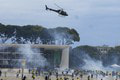 Drsné protesty v Brazílii šokovali aj Bidena: Stovky zatknutých, Bolsonaro obvinenia popiera
