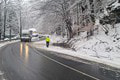 Stredné Slovensko sa borí so snehovou kalamitou, hasiči sú v pozore: Týmto miestam sa radšej vyhnite