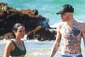 Pete Davidson randil s najkrajšími ženami Hollywoodu, teraz zbalil ďalšiu: Romantika na Havaji!