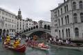 Pompézny karneval v Benátkach odštartoval vo veľkom štýle: Foto hovoria za všetko!