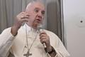 Pápež vzniesol na svojich kritikov vážne obvinenie: Na toto zneužívate smrť Benedikta XVI.