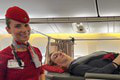 Najvyššia žena sveta s impozantnou výškou si splnila sen: Na cestu lietadlom nikdy nezabudne!