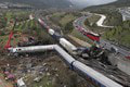 Tragická zrážka vlakov rozzúrila Grékov: Stovky ľudí vyšli do ulíc