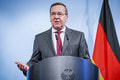 Nemecký minister obrany prezradil, čo sa stane, ak začne Čína vyzbrojovať Rusov: Tak to sa nebude Putinovi páčiť