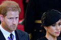 Stretne sa kráľovská rodina na korunovácii? Harry a Meghan váhajú, Buckinghamský palác má už jasno!