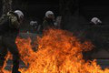 Divočina v Grécku: Krajina sa zmieta v celoštátnom štrajku, v Aténach vypukli násilné potýčky
