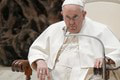 Také niečo tu ešte nebolo! Pápež František prekvapil: Budú sa farári ženiť?