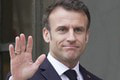 Macron si ide za svojím, Francúzi zúria: Zaplatí za dôchodkovú reformu najvyššiu cenu?