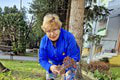 Slováci s koncom zimy začali vytrhávať zelinu a strihať stromčeky: Takto na záhradke vítame jar!