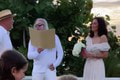 Bruce Willis a jeho manželka obnovujú svadobné sľuby: Neuhádnete, kto dojímavé video natáčal!
