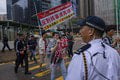 V Hongkongu sa po rokoch konal prvý povolený protest: Jeho okolnosti sú prinajmenšom čudné