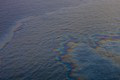 Nebezpečná situácia v druhom najväčšom prírodnom prístave na svete: Do mora uniklo vyše 30 000 litrov ropy!