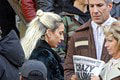 Ľudia pozerali s otvorenými ústami: Lady Gaga vybozkávala ženu na ulici!