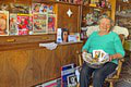 Kúzelná veľkonočná babička pošle 80 pohľadníc! Dôchodkyňa Irenka kupuje v trafike noviny každý deň: Najradšej číta o tejto žene