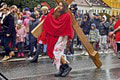 Vrátili sa v čase! V chlade a daždi 60 hercov zinscenovalo scénu z Biblie: Takto v Prešove ukrižovali Ježiša Krista