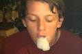 Chlapec začal fajčiť elektronické cigarety: Neskutočné bolesti a boj s časom!