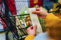 Slováci si siahajú čoraz hlbšie do vrecka: Ako je to s infláciou a cenami potravín? Zaplačete!