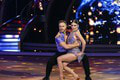 Zradil ju tanečník Vilda! Janu Kovalčíkovu si v šou 2 na 1 poriadne podali: Video ako dôkaz