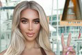 Náhle úmrtie dvojníčky Kim Kardashian: Mala len 34 rokov! Rodina nemá ani na pohreb