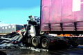 Apokalypsa na diaľnici: Horiace kamióny a desiatky nabúraných vozidiel! Z tých záberov mrazí