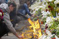 Srbsko smúti za obeťami dvoch masových strelieb: Prvé obete už pochovali, námestia zaplavila vlna sviečok