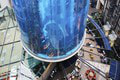 Najväčšie cylindrické akvárium v Berlíne neobnovia: Dôvodom sú obrovské náklady