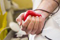 Transfúzna služba bije na poplach: Klesli zásoby týchto krvných skupín! Pomôcť môžete možno práve vy