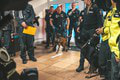 Razia v Bratislave: Policajti si posvietili na cudzincov! Pod jednou strechou narazili na viacero priestupkov
