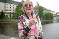 Helena Vondráčková sa vrátila do lavice: Pozrite, ako sa diva vyfintila do školy po 58 rokoch