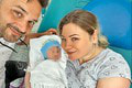 Peter Bažík sa stal otcom! Po komplikáciách prišiel vytúžený syn: Exkluzívne fotky rodinky z nemocnice